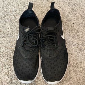 nike Tennis Shoes